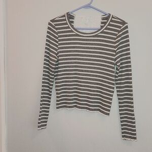 American Rag Short Top Long Sleeve Large Gray & White Stripped